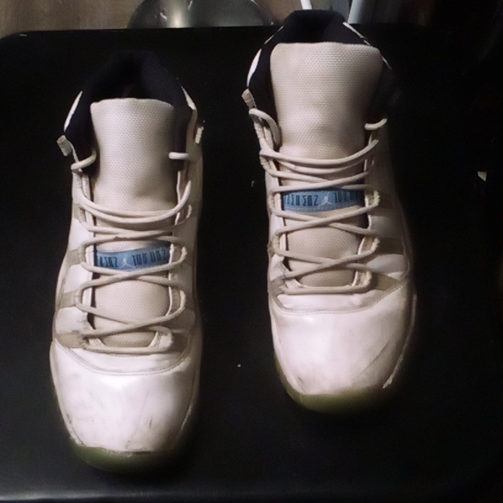 Jordan 11 Legend Blue